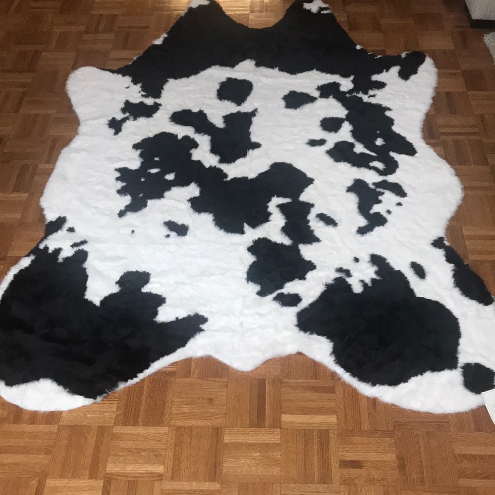 Brand New_Luxe Faux Fur Hide Rug/Throw